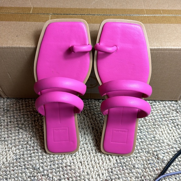 NWOT • Dolce Vita • Nixia 🩷 Magenta Stella • Size 8 • Cozy, flat slides! 😍 - Picture 4 of 12